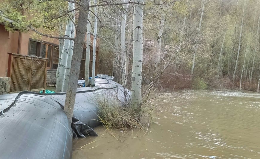 AquaDams as Flood Control Barriers