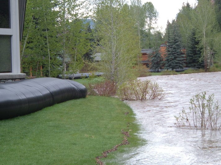 AquaDams as Flood Control Barriers