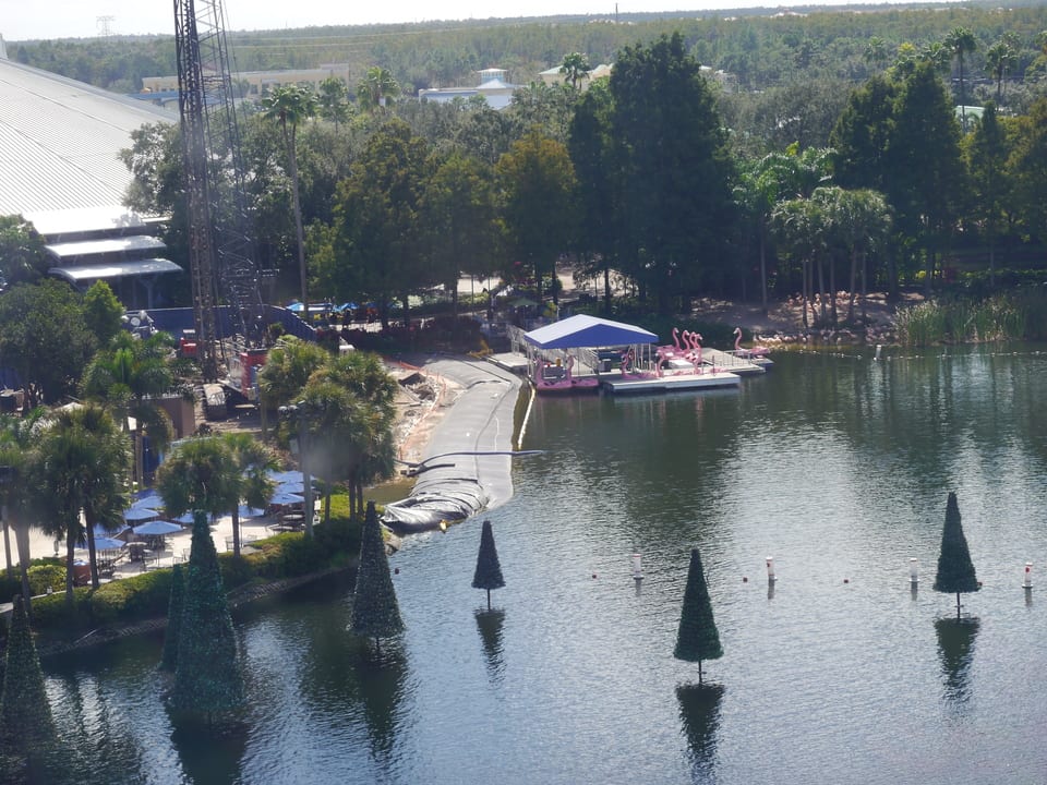 12ft AquaDams at Orlando SeaWorld, 2015