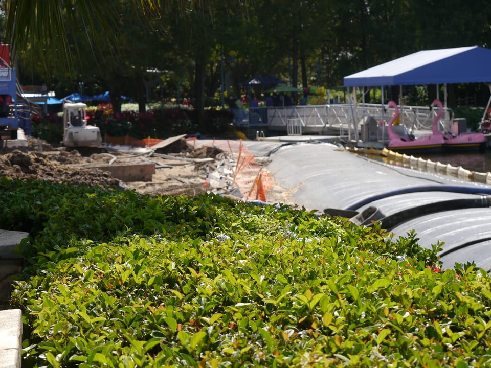 12ft AquaDams at Orlando SeaWorld, 2015