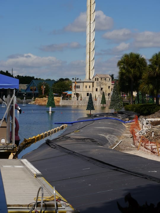 12ft AquaDams at Orlando SeaWorld, 2015