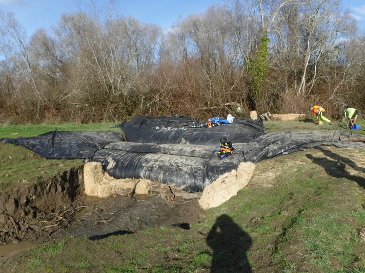 Jacoby Creek Bank Washout, Isolation with AquaDams