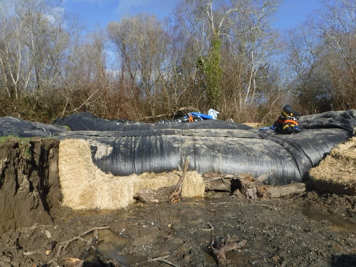 Jacoby Creek Bank Washout, Isolation with AquaDams